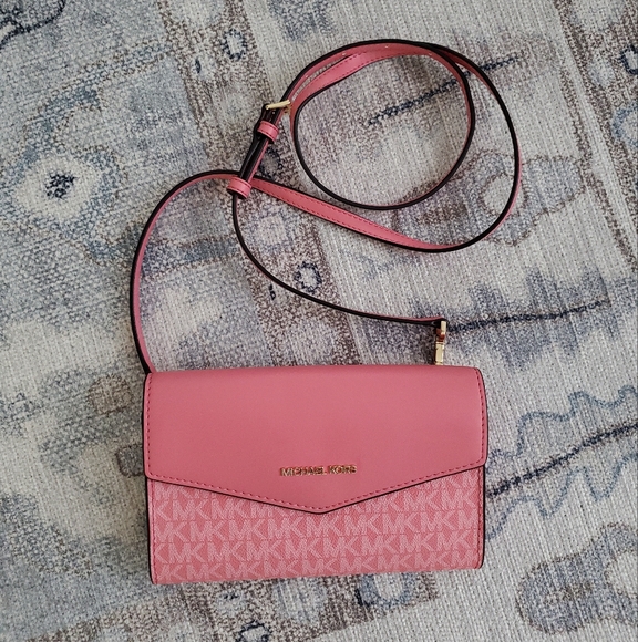Michael Kors Pink Signature Coated Canvas and Leather Envelope Flap Clutch - Picture 14 of 16
